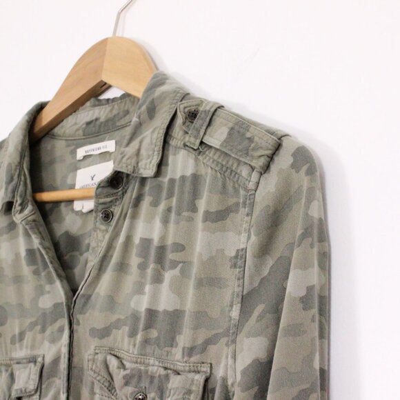 *American Eagle Green Camo Boyfriend Long Sleeve - Picture 7 of 8